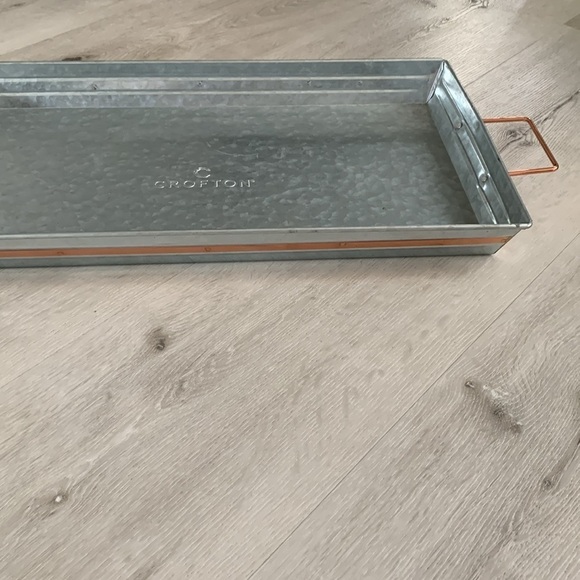 Crofton tray Galvanized Tin Tray with handles rose gold‎ details - Picture 11 of 12